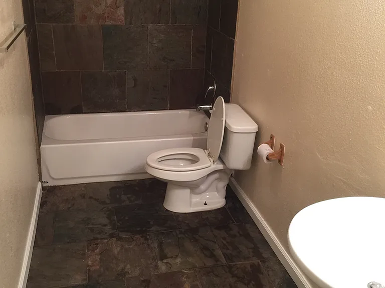 1501 Lynne Renee Ct #B — Photo 5
