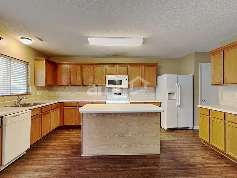 338 Averasboro Dr — Photo 3