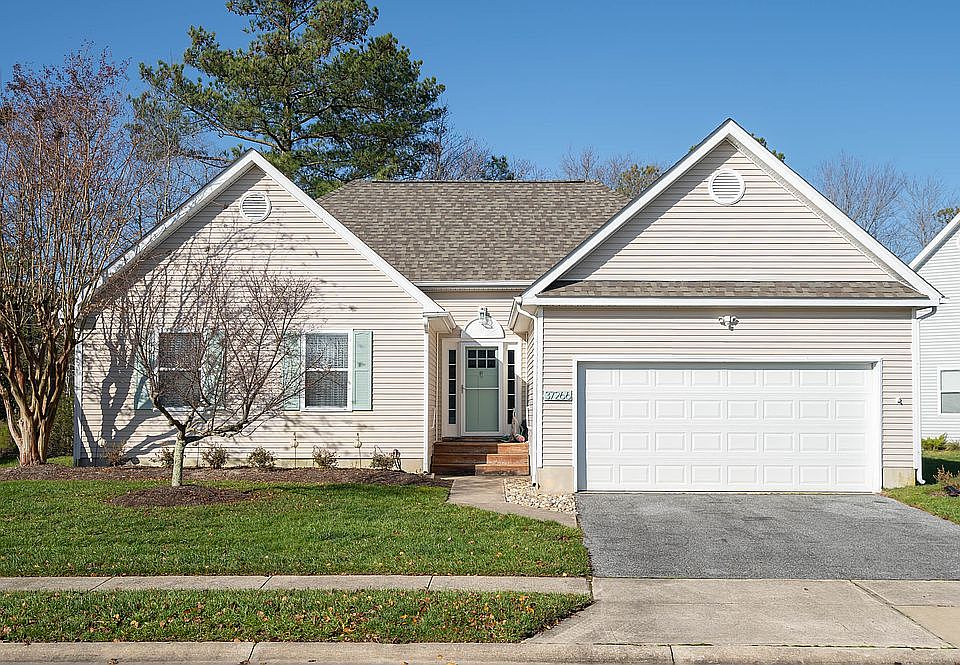 1st image of 37266 Fox Dr #67
