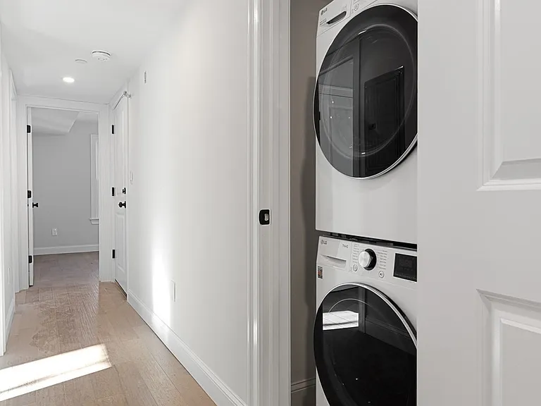 19 George St #2 — Photo 20