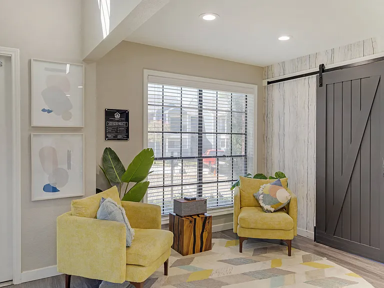 Brixton McKinney Apartments — Photo 15
