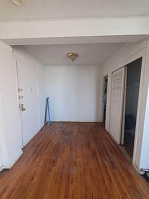 2nd image of 2119 Beverly Rd #72