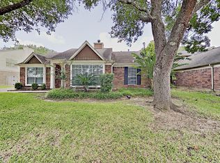 4010 Spring Branch Dr E, Pearland, TX 77584