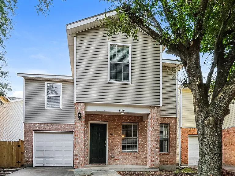 2130 Whittier Dr — Photo 1