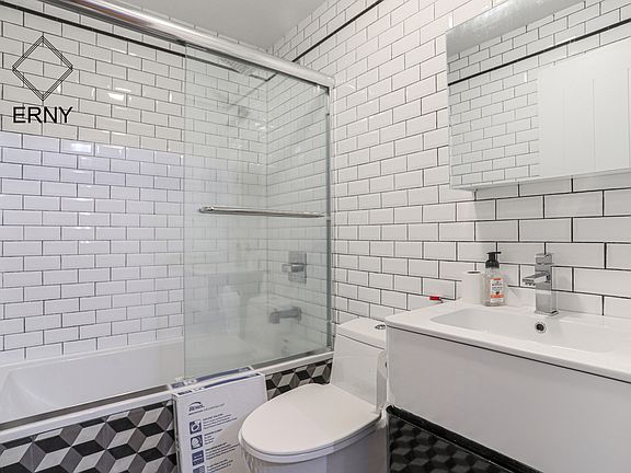 5th image of 806 President St #2A