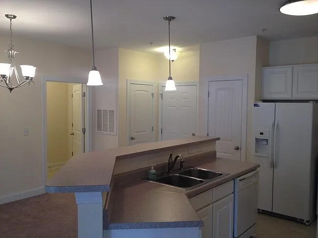 100 Gateway Dr #112 — Photo 9