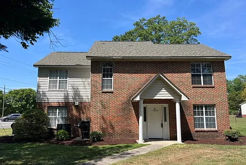 1000 Mount Holly Huntersville Rd #B Photo 1