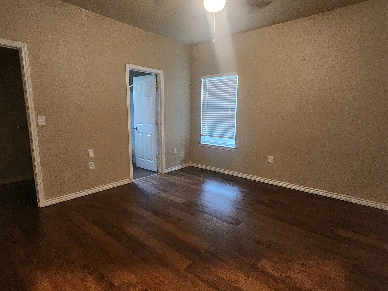 3 bed, 1160 sqft, $1,595 — Photo 3