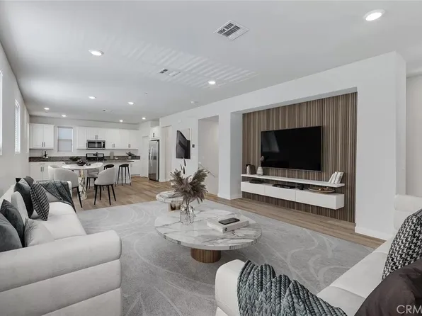 14700 Sherman Way, Van Nuys, CA 91405