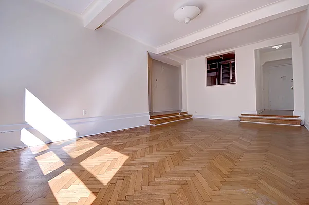 Rented by Urbane Brokerage | media 3
