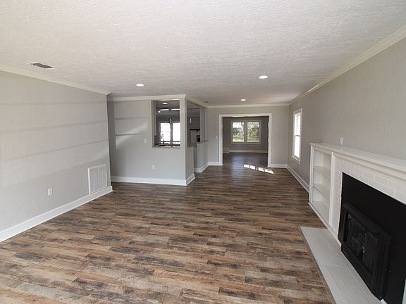 4th image of 733 Northwood Dr