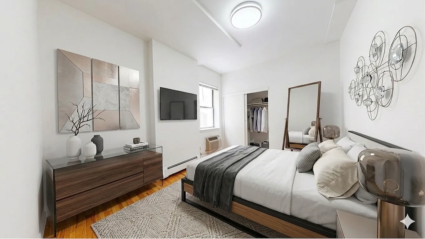 220 East 25th Street — Photo 2