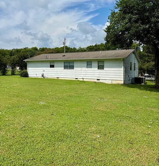 2566 Railroad St — Photo 21