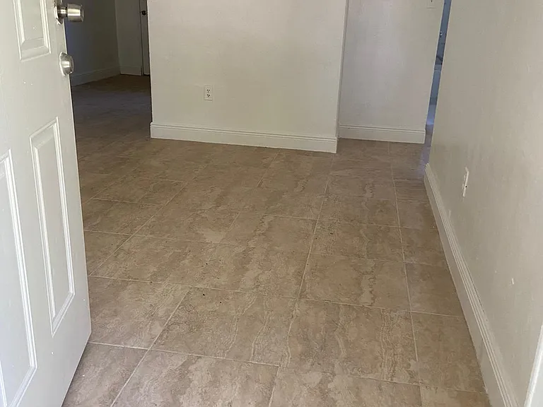 1421 NE 148th St #2-G — Photo 1