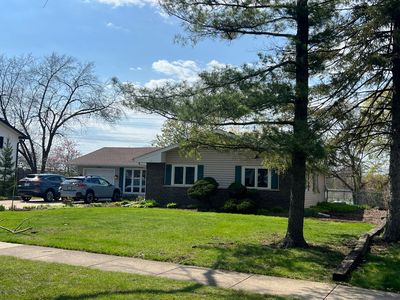 2S540 Gray Ave, Lombard, IL, 60148