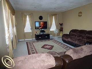 4th image of 41052 Westfield Cir