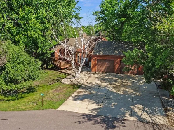 48016 Oak Trail Pl, Sioux Falls, SD 57108
