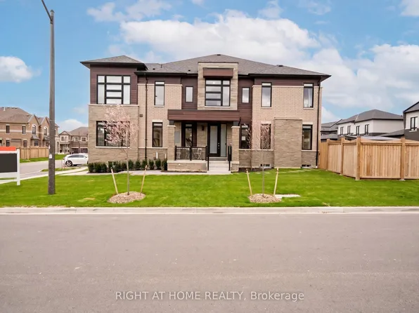 38 Van Wart St, Whitby, ON L1P 0P8