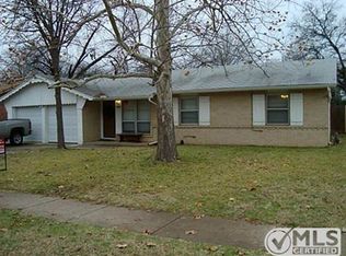2407 Greenway St, Arlington, TX 76010