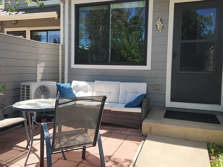 282 S Taft Ct — Photo 10