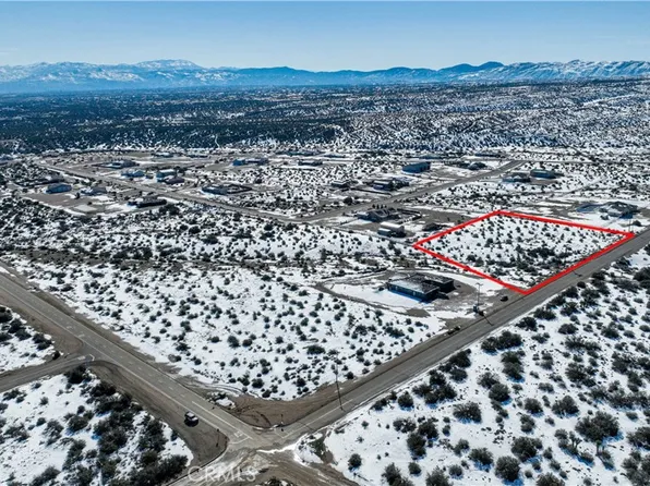 7955 Capelin Rd #11, Phelan, CA 92371