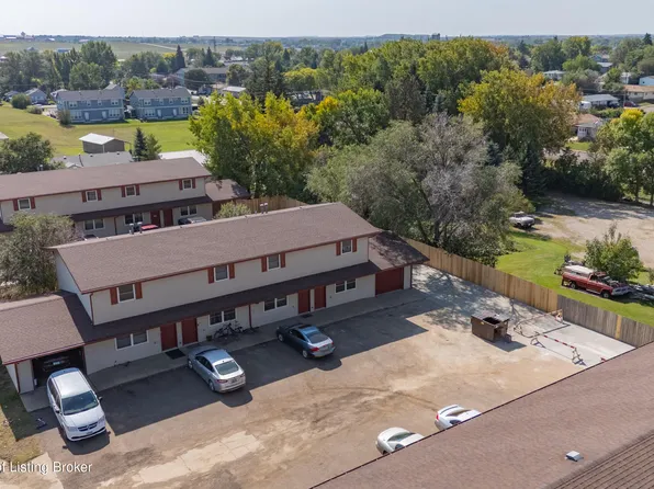 359 9th St E, Dickinson, ND 58601