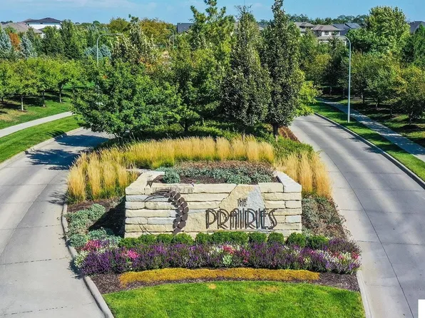 2373 S 220th Ave, Elkhorn, NE 68022