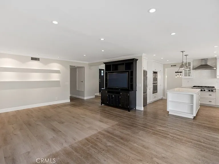 5 Yankee — Photo 18
