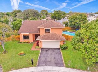 10021 SW 14th St, Pembroke Pines, FL 33025