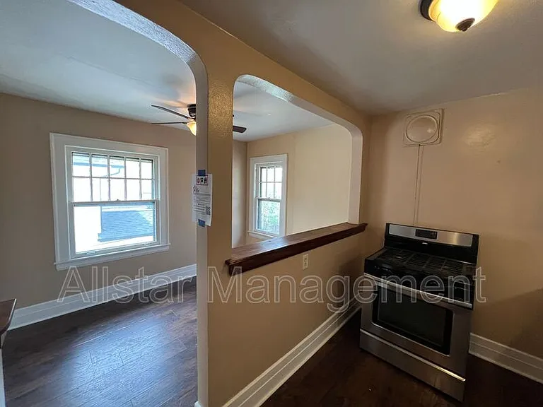 411 9th St #UP — Photo 12