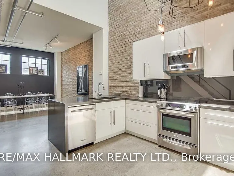 6 Bartlett Ave #7 — Photo 2