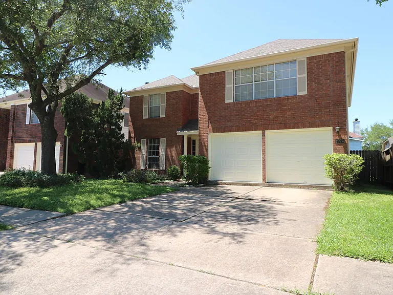 1926 Wildwood Ridge Dr — Photo 1