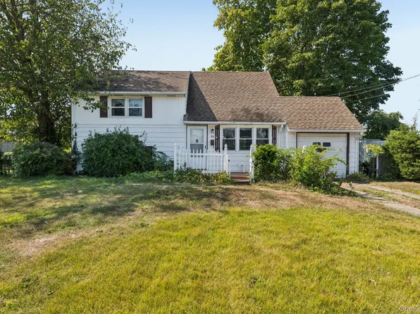 82 Stellenwerf Avenue, Islip Terrace, NY 11752