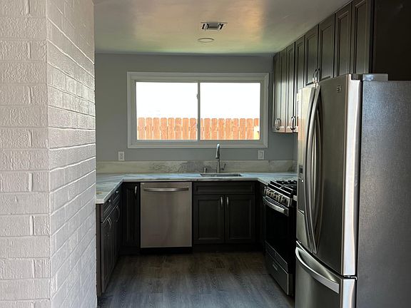 2nd image of 4860 Aberdeen St