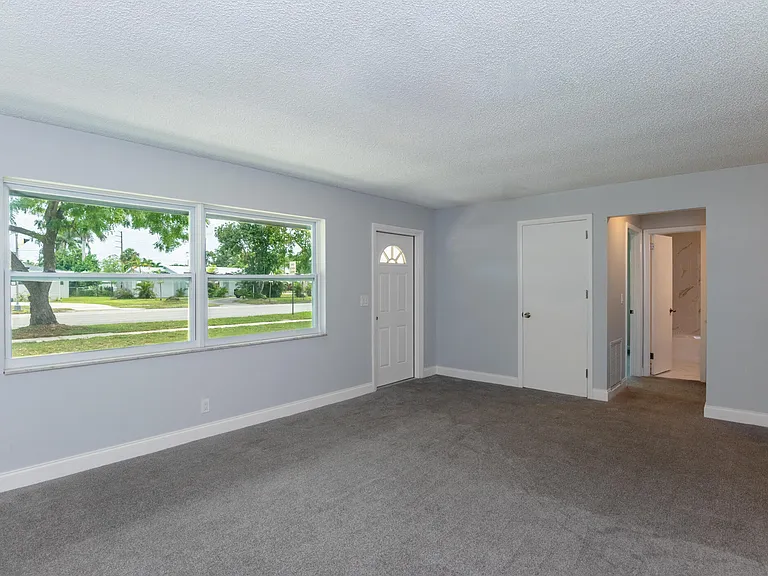 308 Park Ave — Photo 12
