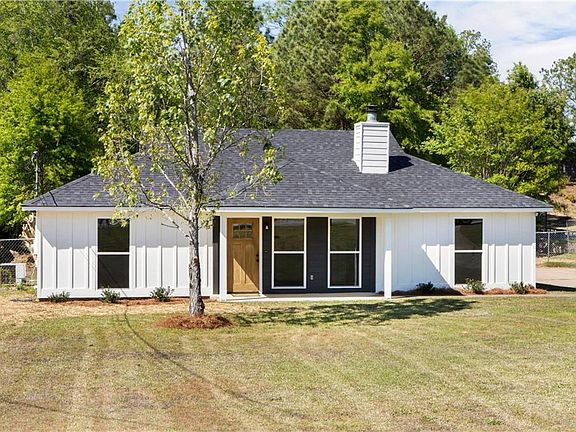 4th image of 216 Lee Road 997