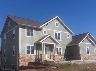 W194N5726 Deer Park Ct, Menomonee Falls, WI 53051