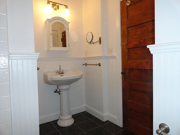 4th image of 817 Manteo St APT 2