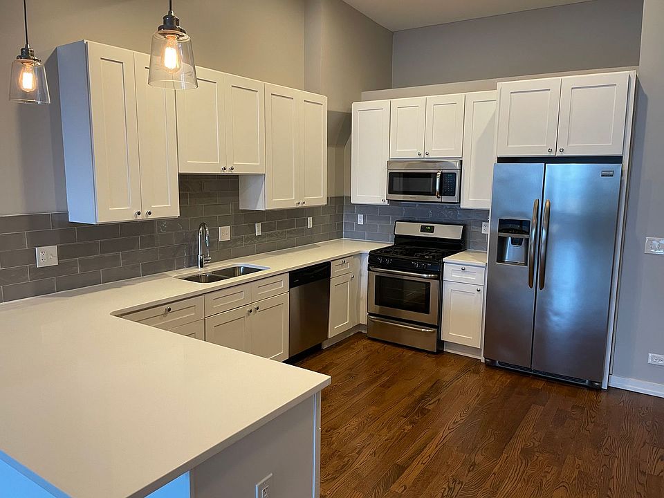 1st image of 7064 N Clark St #7058-204