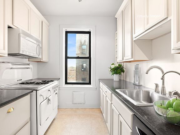 5th image of 429 Clinton Ave APT 50