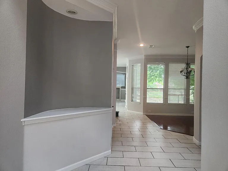 2410 Grizzly Run Ln — Photo 12