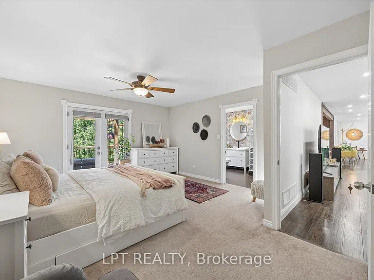 22 Louisa St E — Photo 14