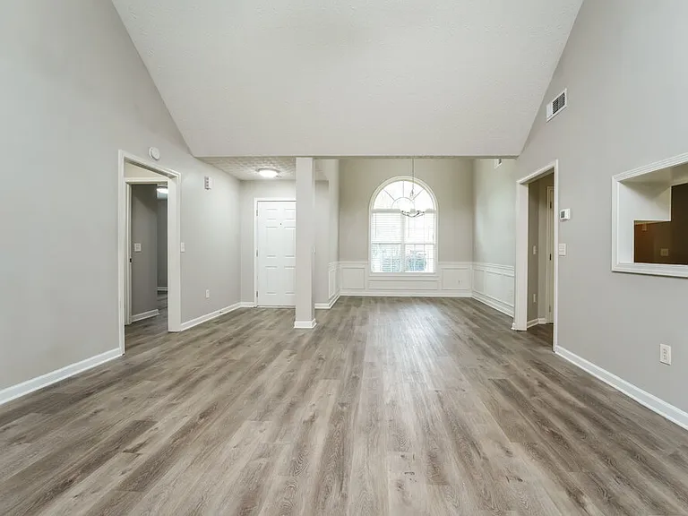663 Stonecrest Dr — Photo 5