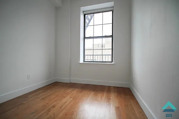 Rented by EXR | media 4