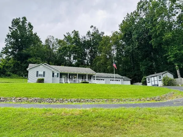 105 Lake Front Trl, Fancy Gap, VA 24328