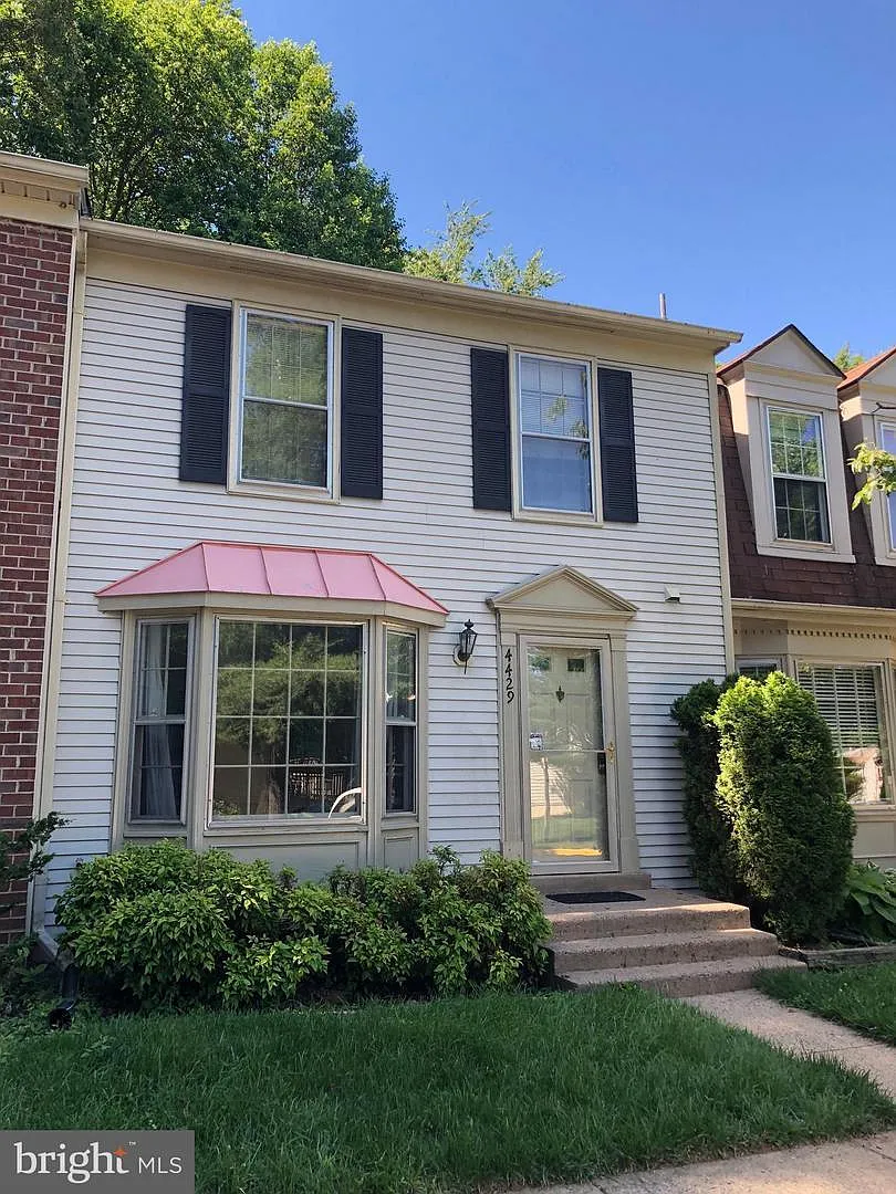 3 bed, 2.5 bath, 1280 sqft, $2,700 — Photo 1