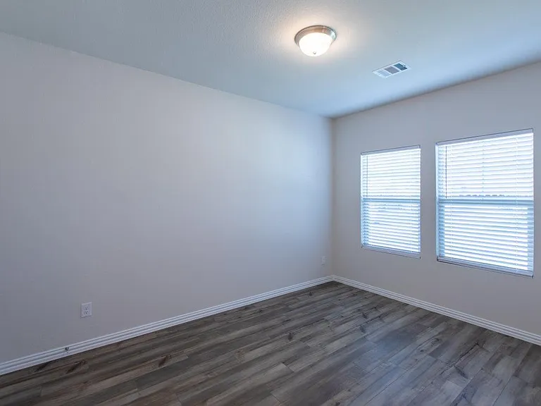 1604 Mineral Point Pl — Photo 4