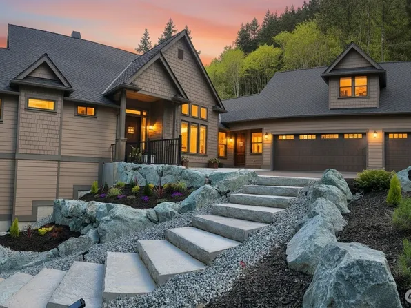 17345 Olympic Pl, Mount Vernon, WA 98274
