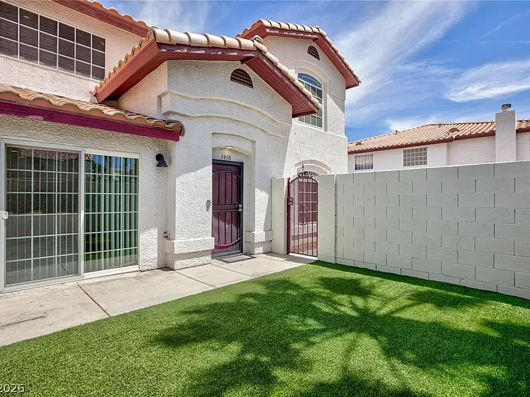 3910 Starfield Ln — Photo 5