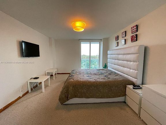 4th image of 100 Bayview Dr APT 410